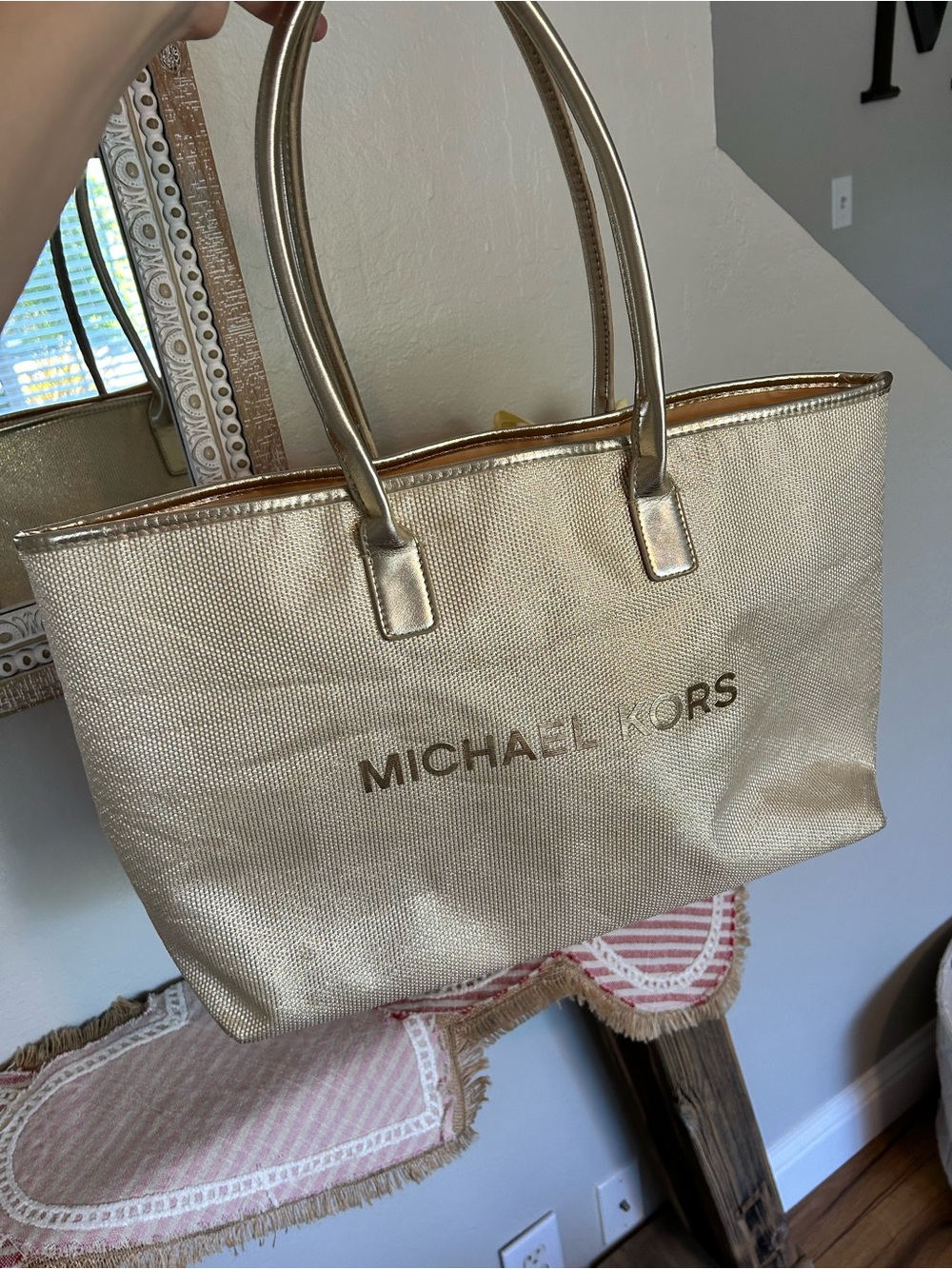 Giveaway MK tote